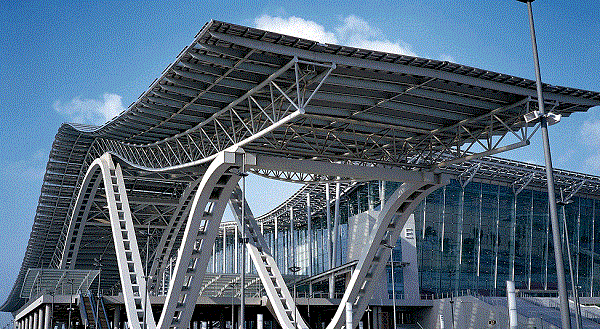 鋼結(jié)構(gòu)選材、工程施工及使用安全應(yīng)注意什么？(圖2)